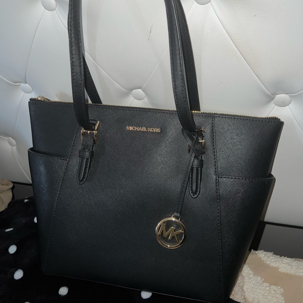 New Michael Kors Purse